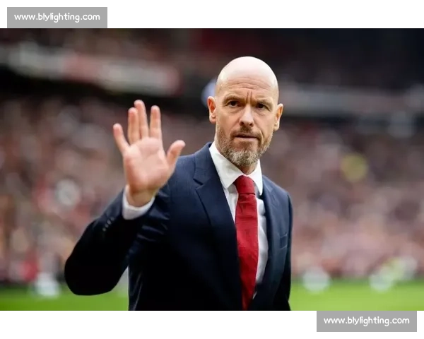 滕哈赫力挽希克留队！英超意甲豪门争抢捷克锋霸