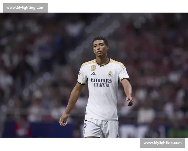 阿诺德揭秘皇马更衣室新生态：贝林在场时队友自动切换英语模式