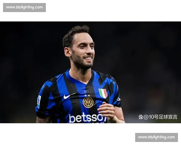 国米中场革命：恰尔汗奥卢离队触发帕斯争夺战，皇马回购条款成关键